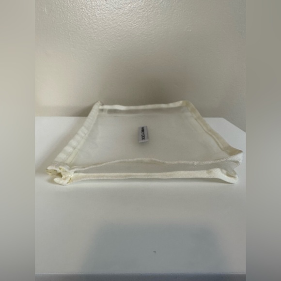 Dolce & Gabbana Mesh Zip Pouch - Picture 5 of 8